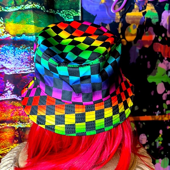 New Multicoloured Bucket Hat - Picture 4 of 9